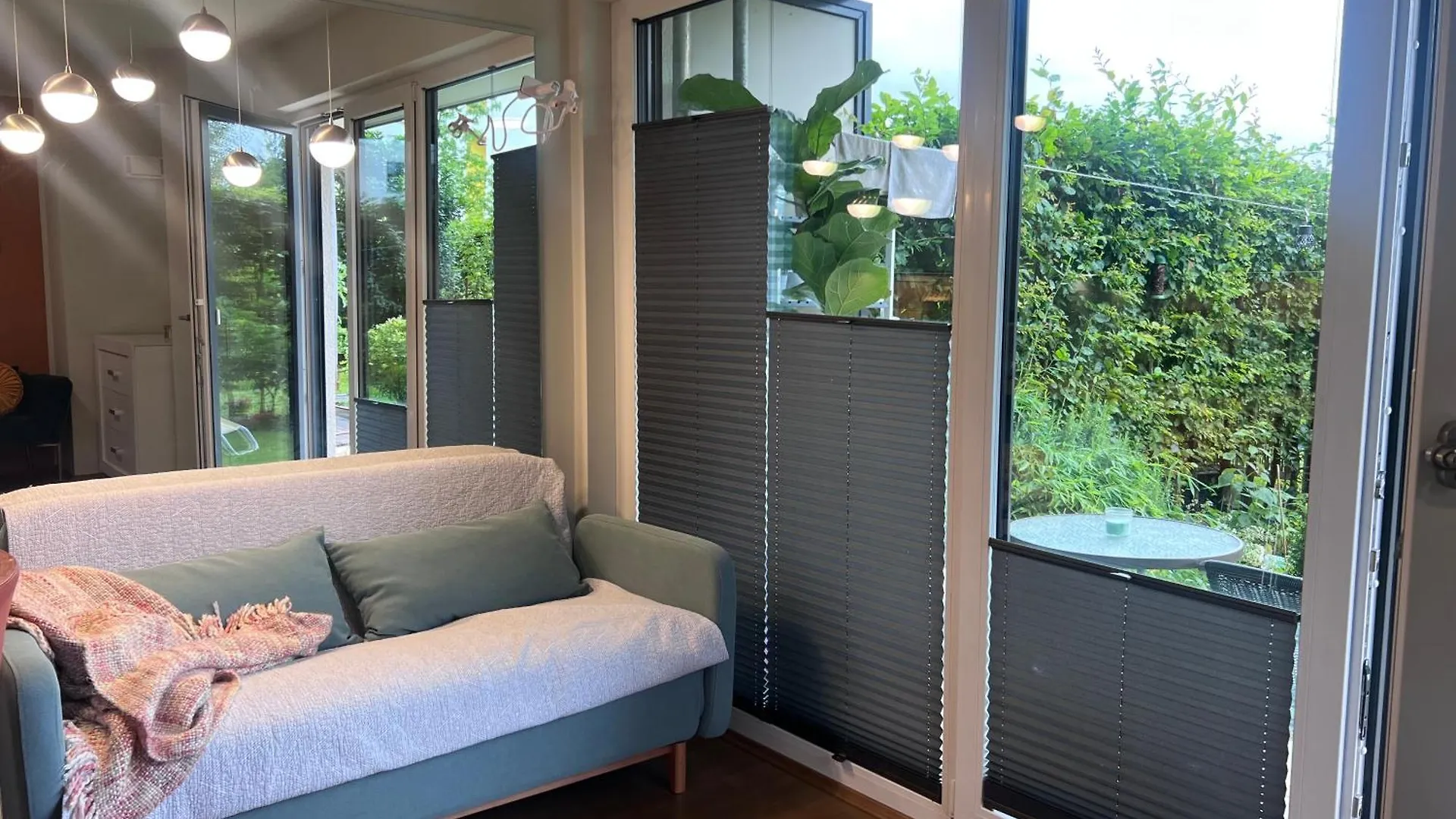 アパート Bright New Studio 43M2 With A Beautiful Garden ミュンヘン